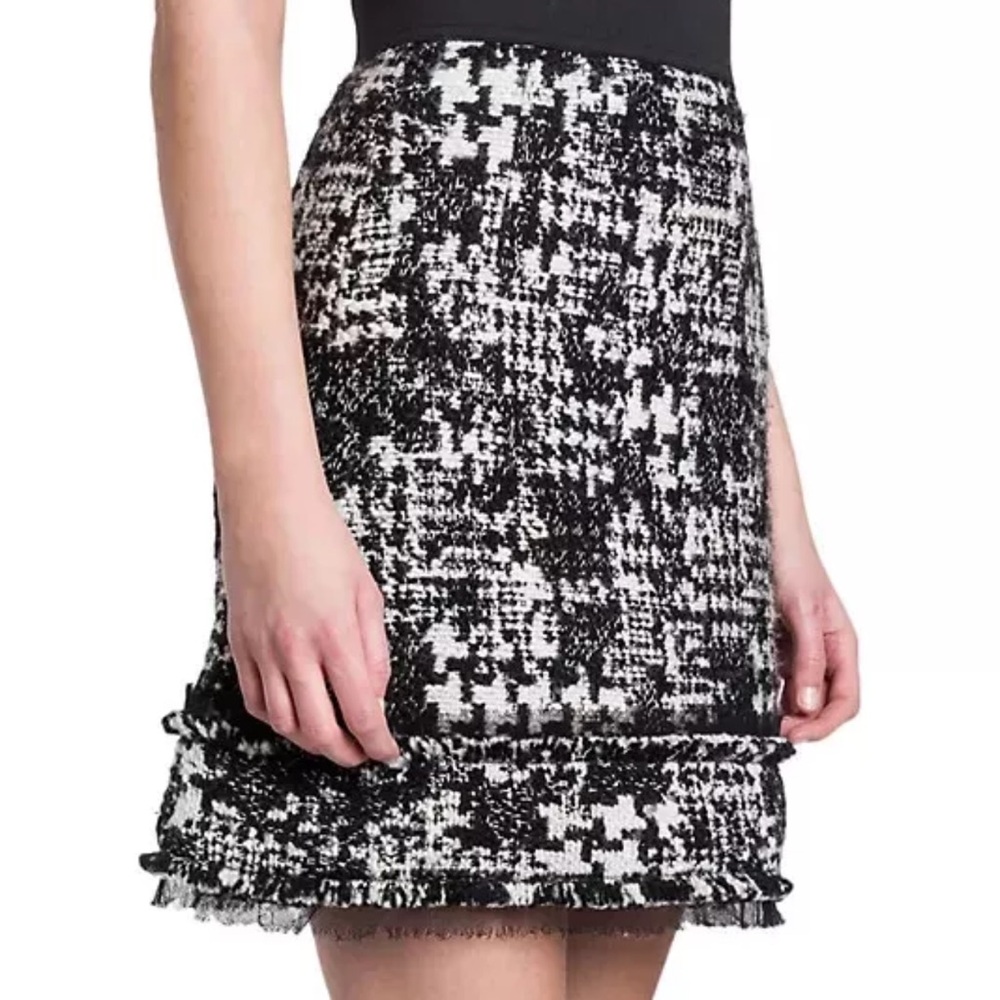 Dolce & Gabbana Black & White A-Line Tweed Short Skirt Size 38/US size2. - Picture 2 of 16
